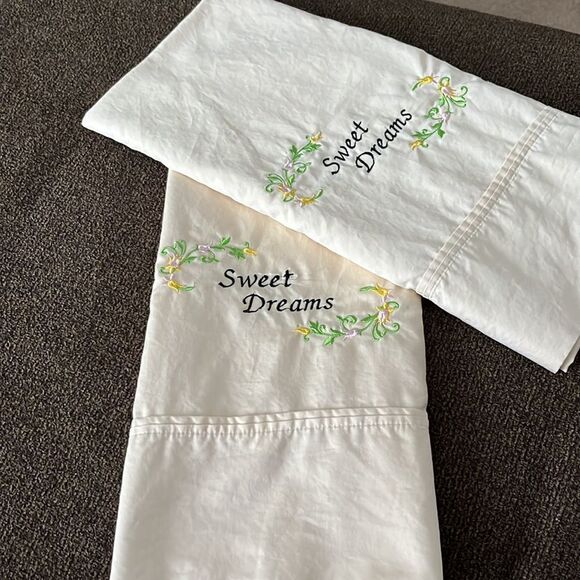 Set (2) Creamy Beige 100% Cotton 540 Thread  Kirkland Embroidered Pillowcases - Picture 3 of 16